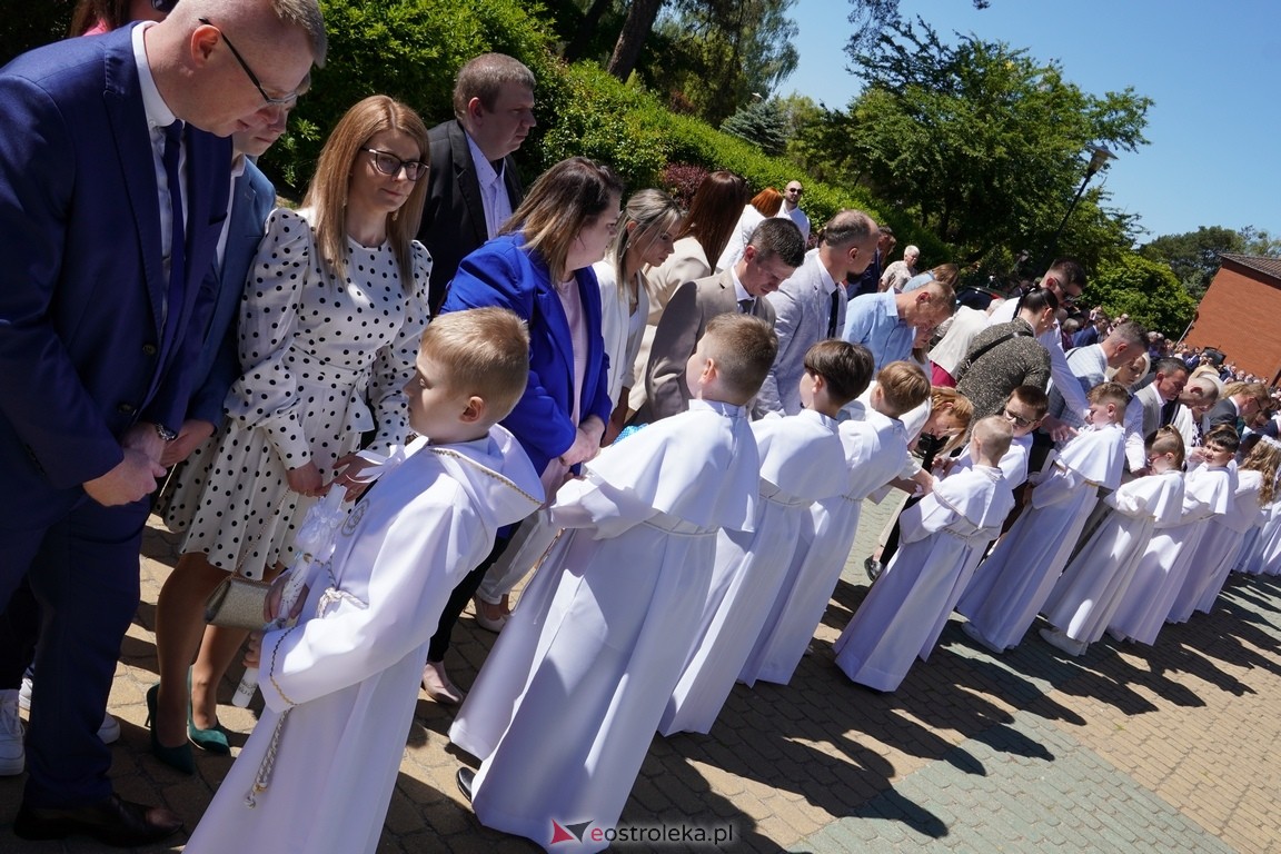 Pierwsza Komunia Święta w parafii Zbawiciela Świata w Ostrołęce [12.05.2024] - zdjęcie #5 - eOstroleka.pl