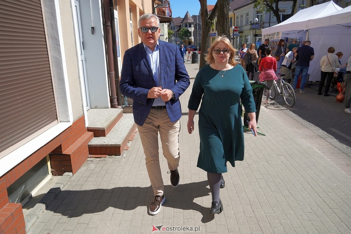 Festiwal Książki w Ostrołęce: Spotkanie z Arturem Andrusem [12.05.2024] - zdjęcie #76 - eOstroleka.pl