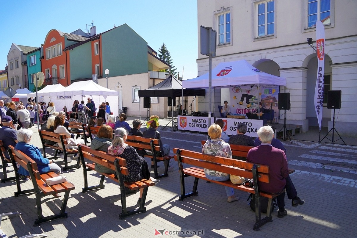 Festiwal Książki w Ostrołęce: Spotkanie z Arturem Andrusem [12.05.2024] - zdjęcie #64 - eOstroleka.pl