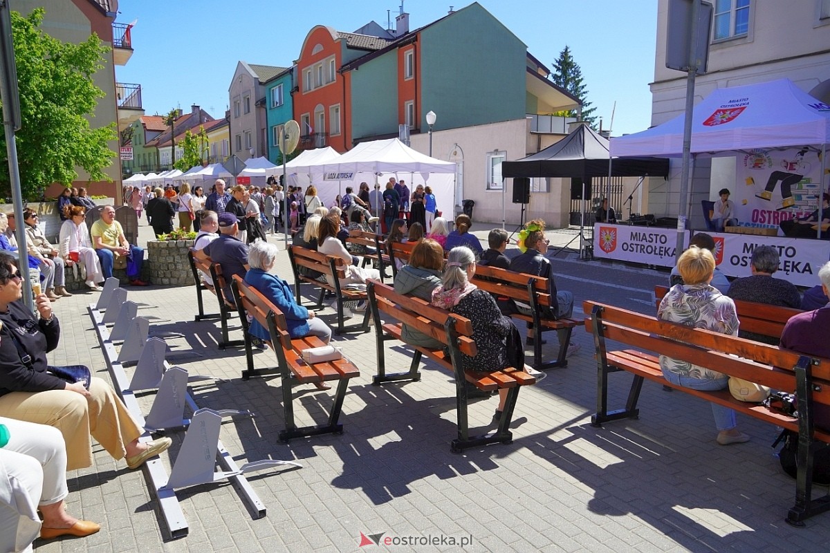 Festiwal Książki w Ostrołęce: Spotkanie z Arturem Andrusem [12.05.2024] - zdjęcie #62 - eOstroleka.pl