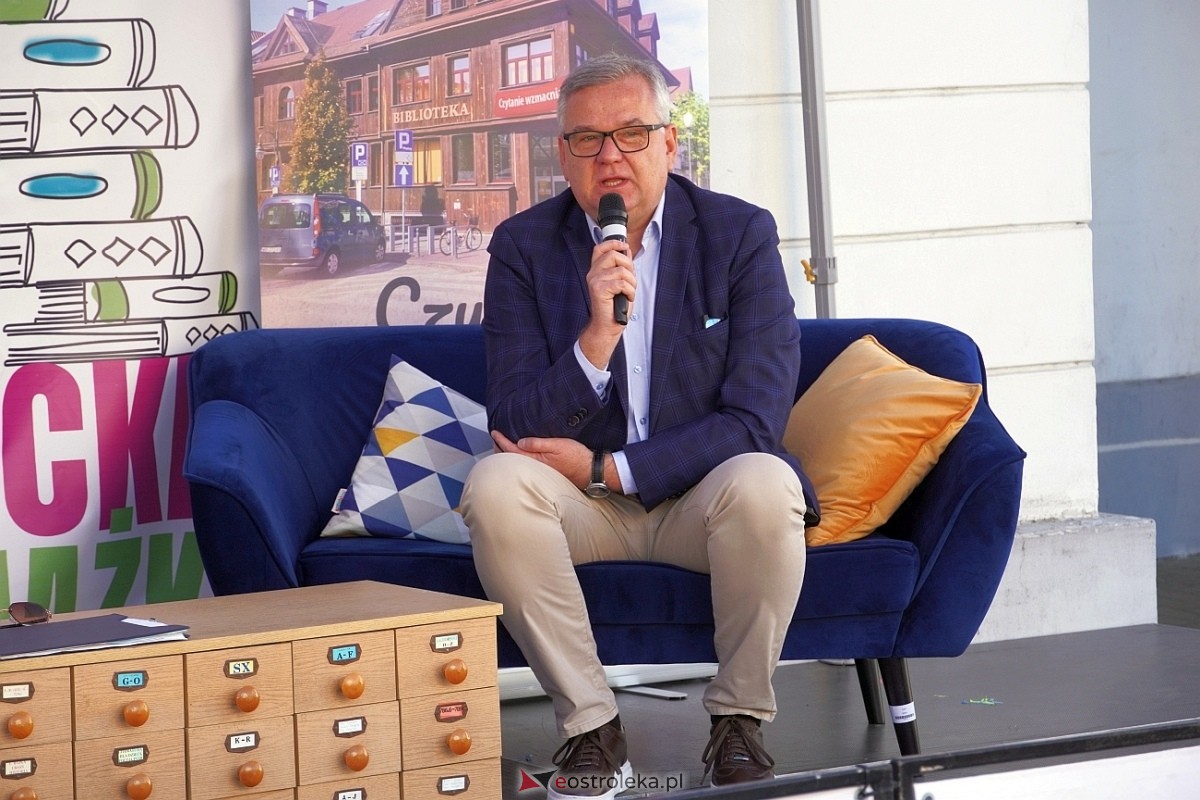Festiwal Książki w Ostrołęce: Spotkanie z Arturem Andrusem [12.05.2024] - zdjęcie #59 - eOstroleka.pl