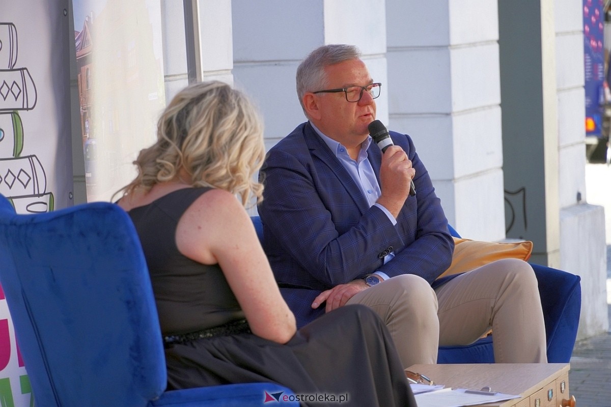 Festiwal Książki w Ostrołęce: Spotkanie z Arturem Andrusem [12.05.2024] - zdjęcie #45 - eOstroleka.pl