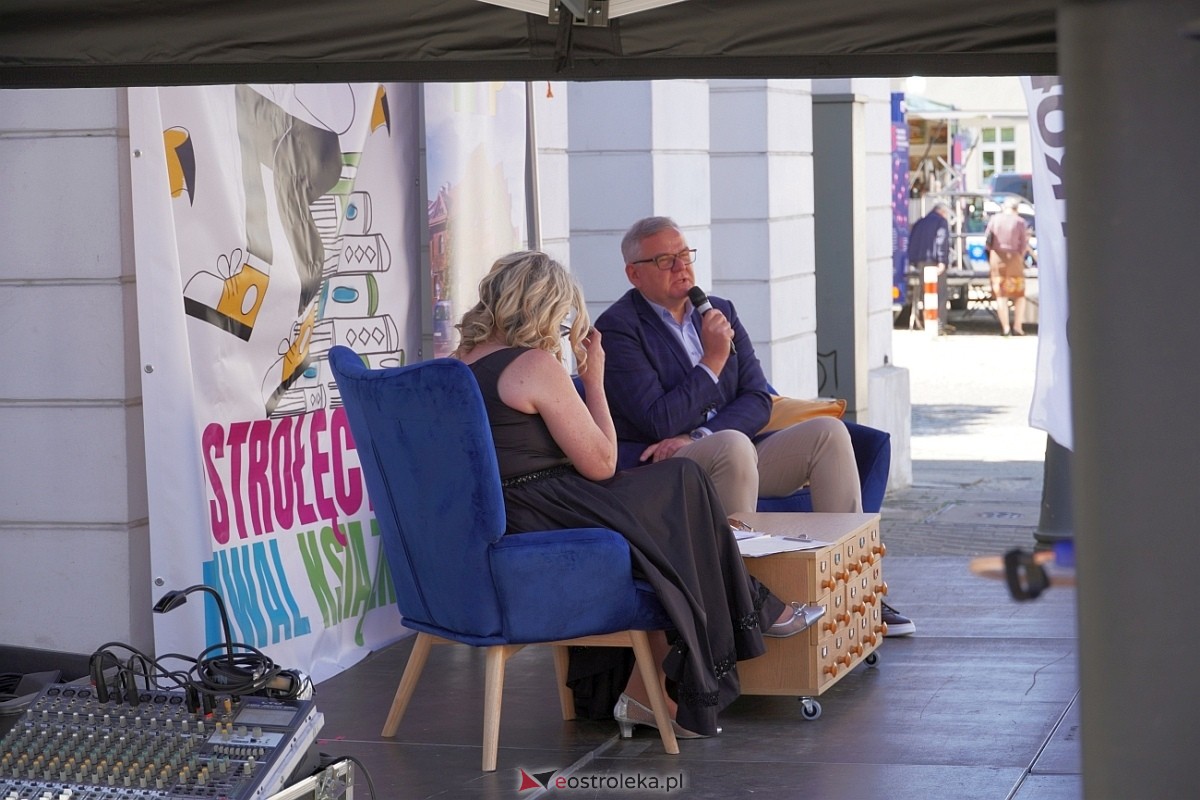 Festiwal Książki w Ostrołęce: Spotkanie z Arturem Andrusem [12.05.2024] - zdjęcie #44 - eOstroleka.pl