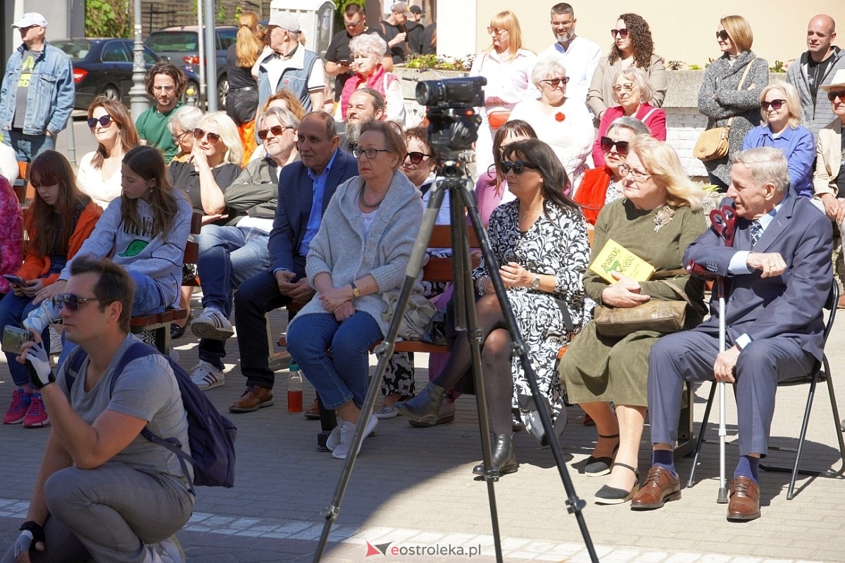 Festiwal Książki w Ostrołęce: Spotkanie z Arturem Andrusem [12.05.2024] - zdjęcie #40 - eOstroleka.pl