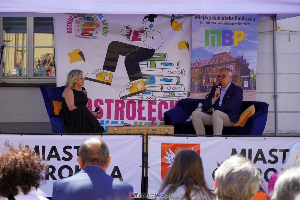 Festiwal Książki w Ostrołęce: Spotkanie z Arturem Andrusem [12.05.2024] - zdjęcie #36 - eOstroleka.pl