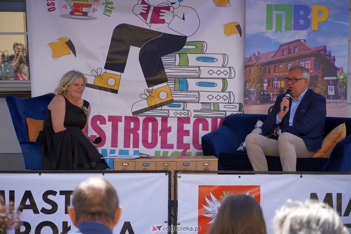 Festiwal Książki w Ostrołęce: Spotkanie z Arturem Andrusem [12.05.2024] - zdjęcie #34 - eOstroleka.pl