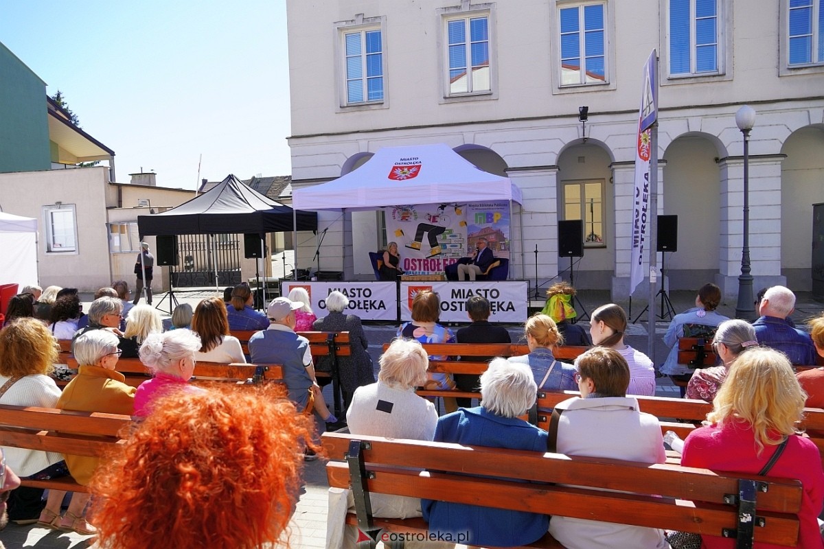 Festiwal Książki w Ostrołęce: Spotkanie z Arturem Andrusem [12.05.2024] - zdjęcie #26 - eOstroleka.pl