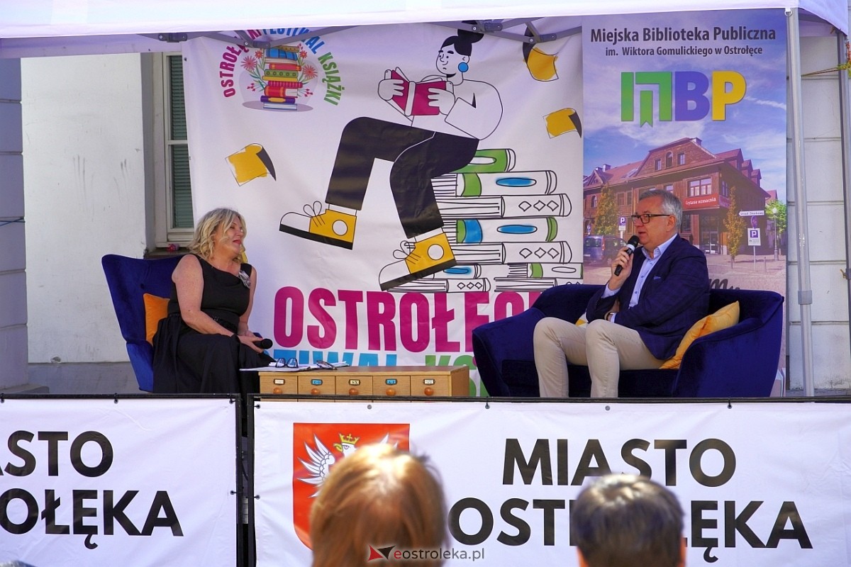 Festiwal Książki w Ostrołęce: Spotkanie z Arturem Andrusem [12.05.2024] - zdjęcie #25 - eOstroleka.pl