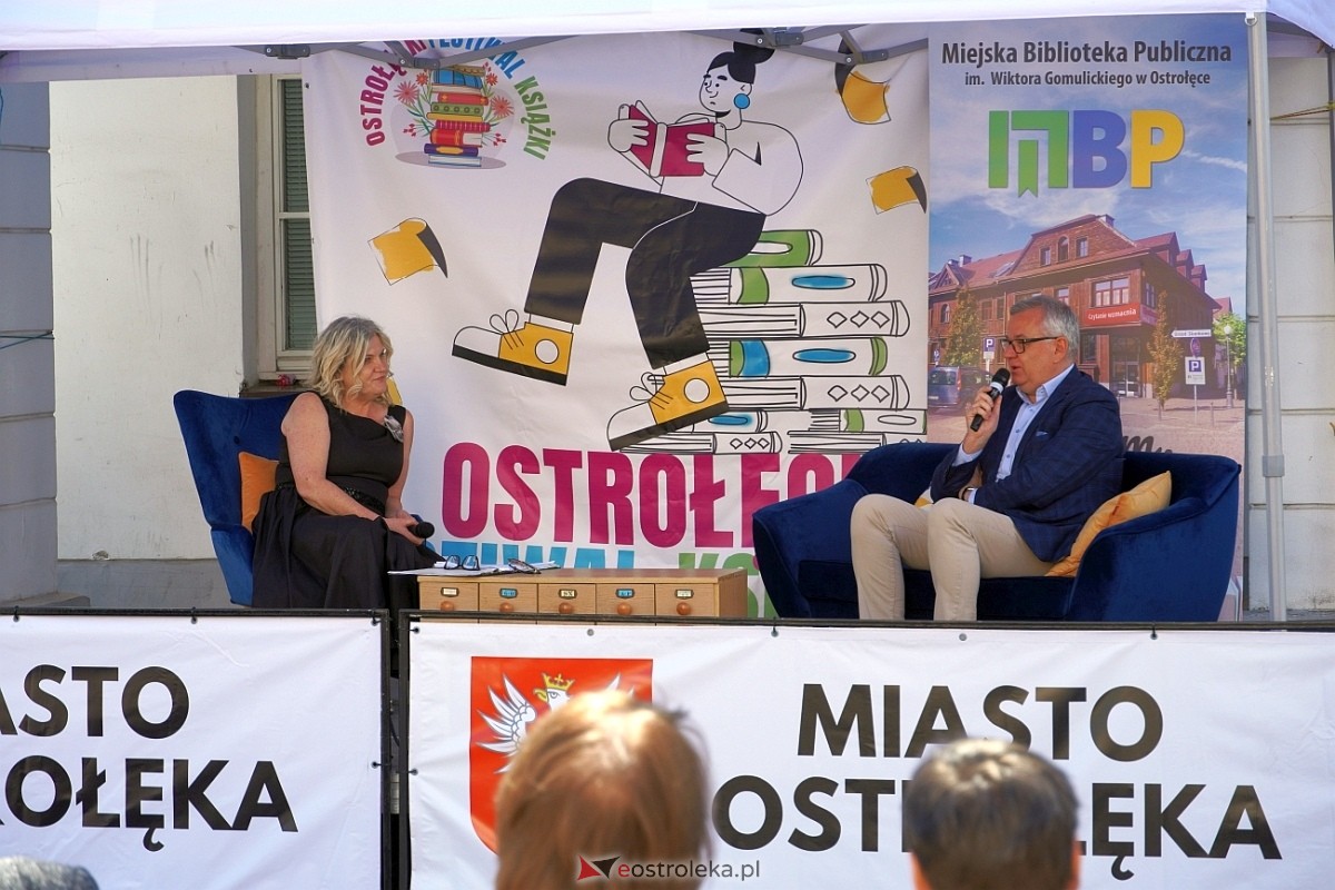 Festiwal Książki w Ostrołęce: Spotkanie z Arturem Andrusem [12.05.2024] - zdjęcie #24 - eOstroleka.pl