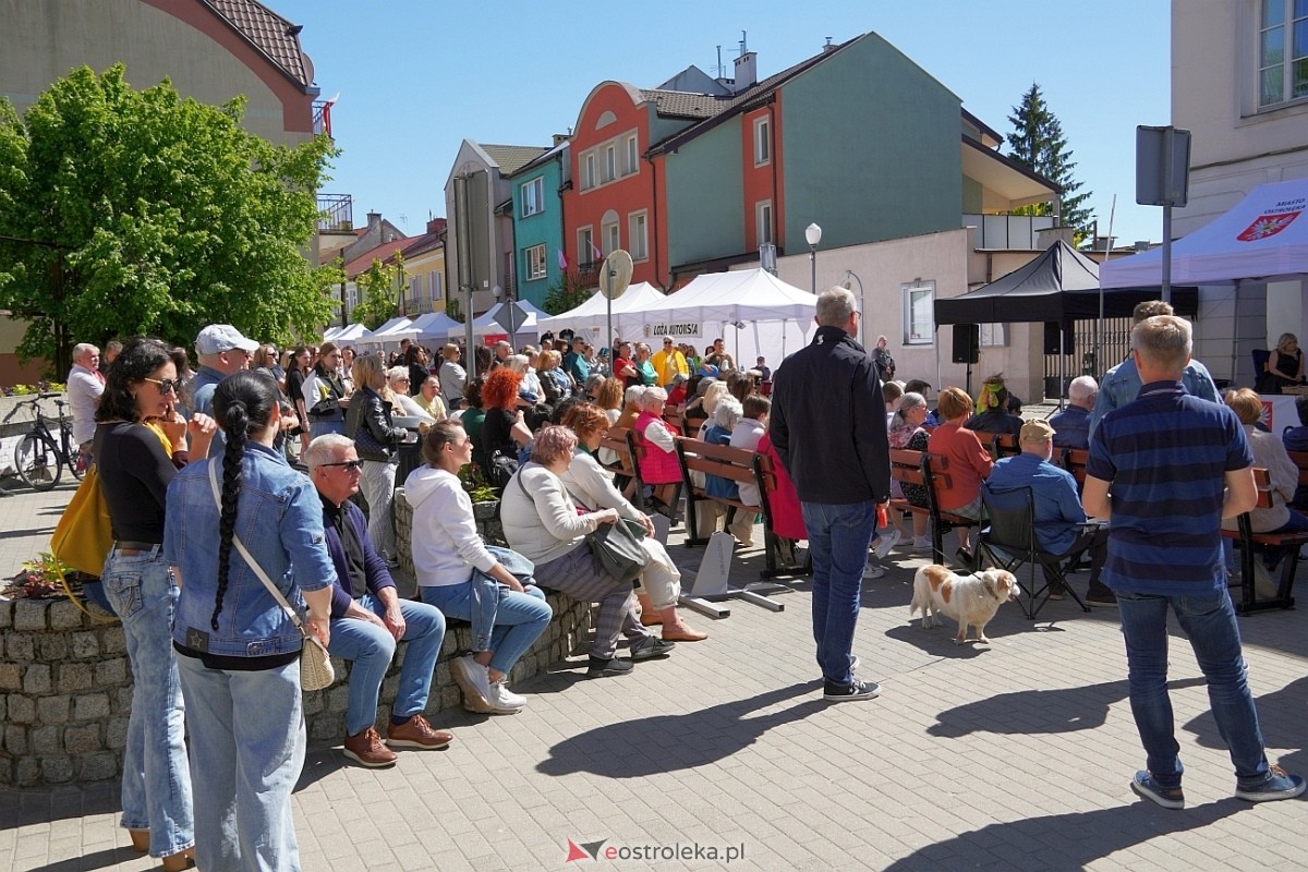 Festiwal Książki w Ostrołęce: Spotkanie z Arturem Andrusem [12.05.2024] - zdjęcie #23 - eOstroleka.pl