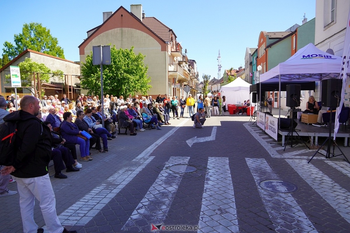Festiwal Książki w Ostrołęce: Spotkanie z Arturem Andrusem [12.05.2024] - zdjęcie #17 - eOstroleka.pl