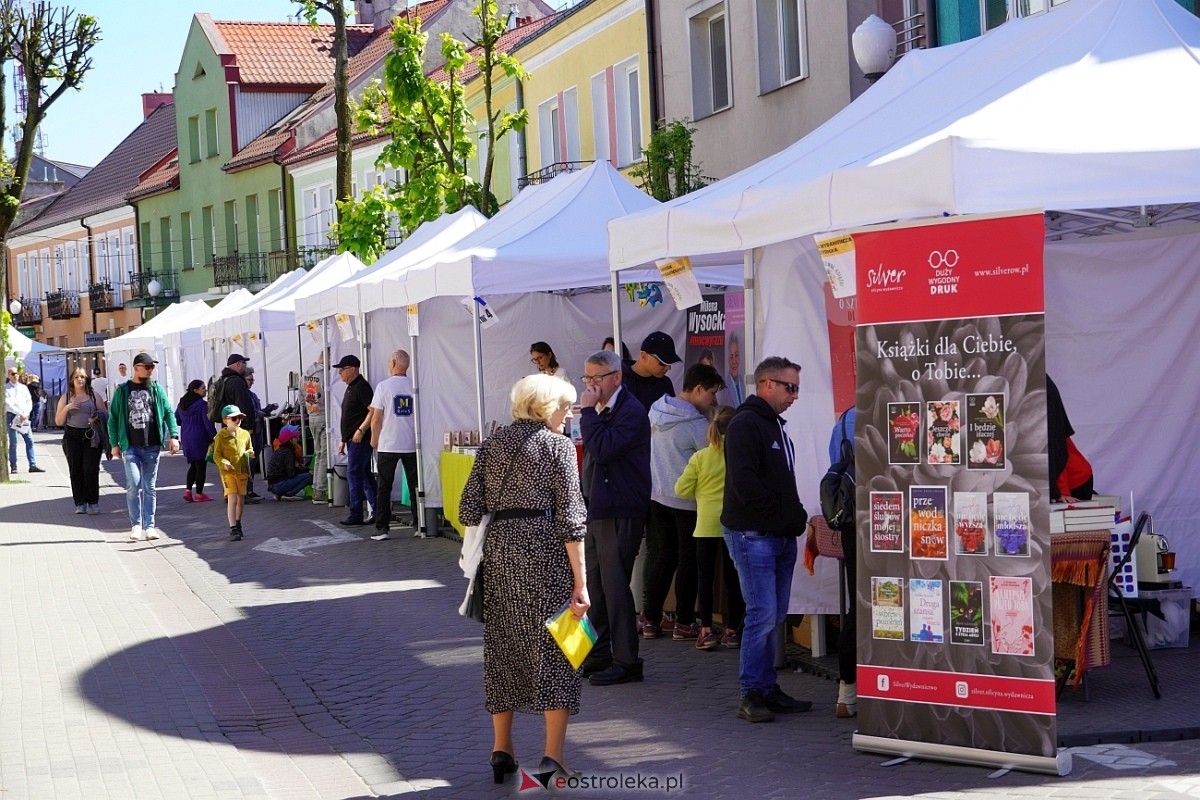 Festiwal Książki w Ostrołęce: Spotkanie z Arturem Andrusem [12.05.2024] - zdjęcie #15 - eOstroleka.pl