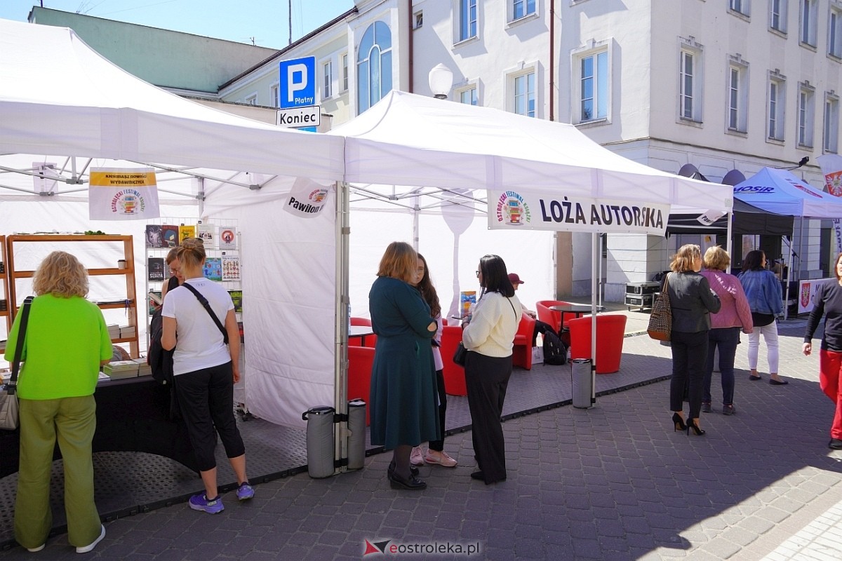 Festiwal Książki w Ostrołęce: Spotkanie z Arturem Andrusem [12.05.2024] - zdjęcie #14 - eOstroleka.pl