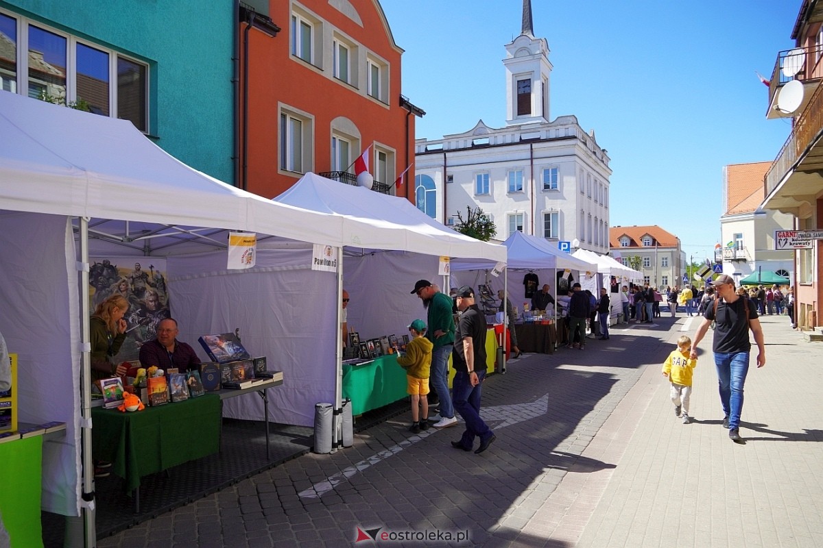 Festiwal Książki w Ostrołęce: Spotkanie z Arturem Andrusem [12.05.2024] - zdjęcie #9 - eOstroleka.pl