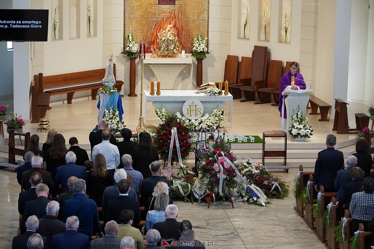 Pogrzeb śp. Tadeusza Giersa, wieloletniego radnego i działacza samorządowego z Ostrołęki [13.05.2024] - zdjęcie #11 - eOstroleka.pl