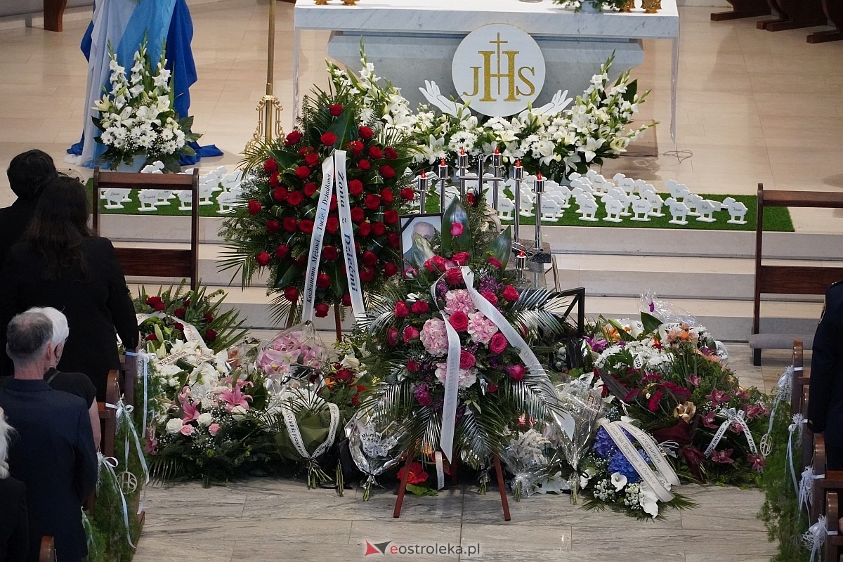 Pogrzeb śp. Tadeusza Giersa, wieloletniego radnego i działacza samorządowego z Ostrołęki [13.05.2024] - zdjęcie #3 - eOstroleka.pl