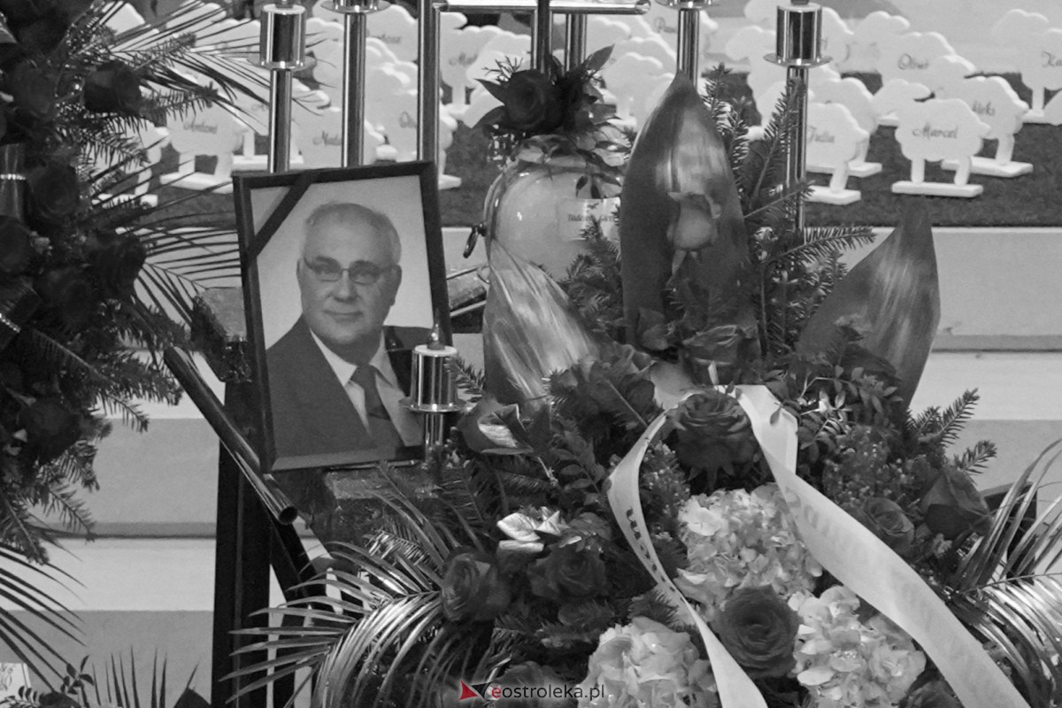 Pogrzeb śp. Tadeusza Giersa, wieloletniego radnego i działacza samorządowego z Ostrołęki [13.05.2024] - zdjęcie #1 - eOstroleka.pl
