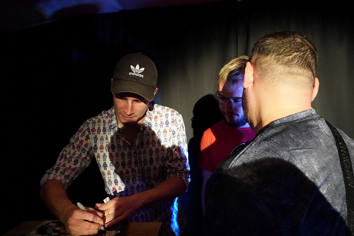 Wieczór stand up w Klubie Łubudu. Na scenie Bartosz Zalewski i Marceli Chojnacki [13.05.2024] - zdjęcie #6 - eOstroleka.pl