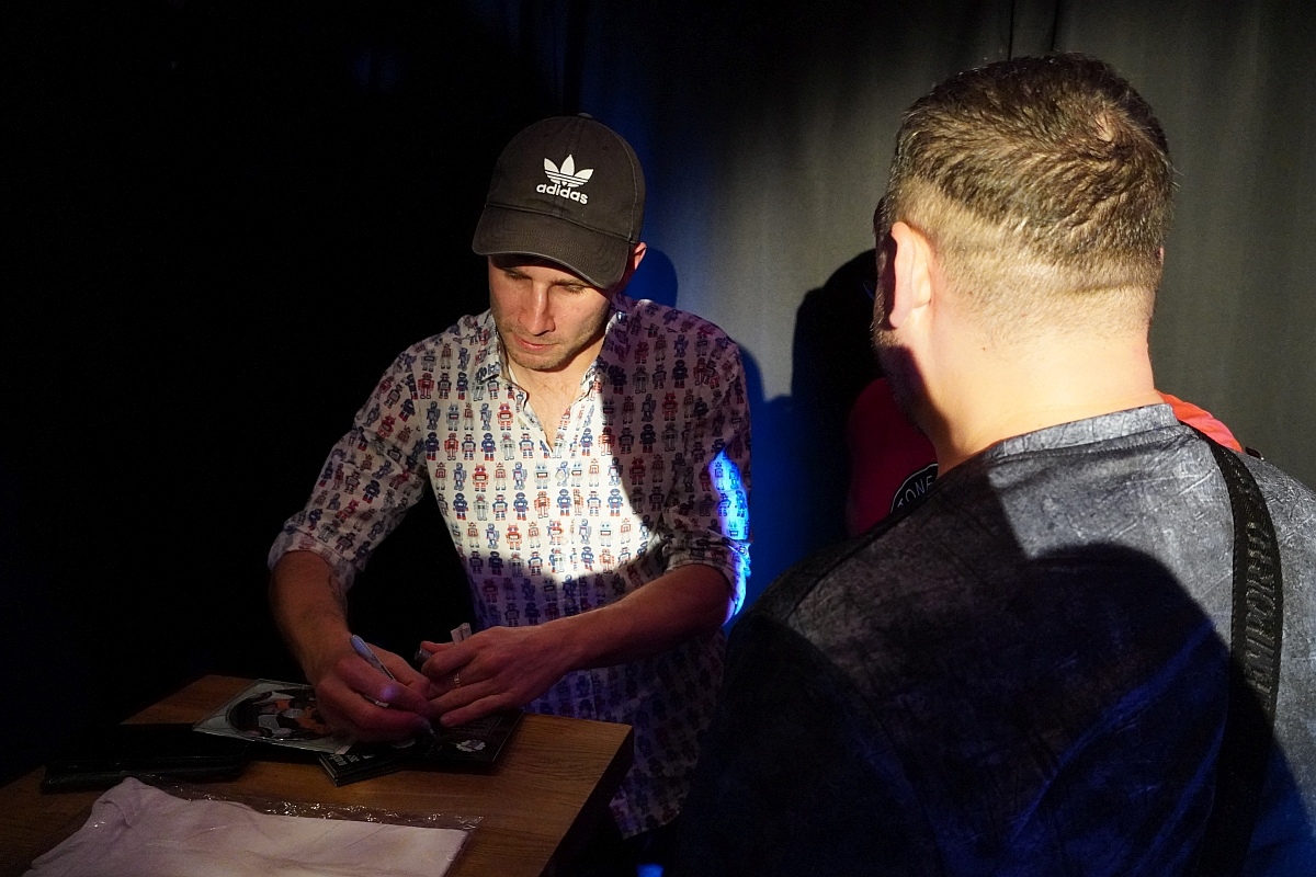 Wieczór stand up w Klubie Łubudu. Na scenie Bartosz Zalewski i Marceli Chojnacki [13.05.2024] - zdjęcie #5 - eOstroleka.pl