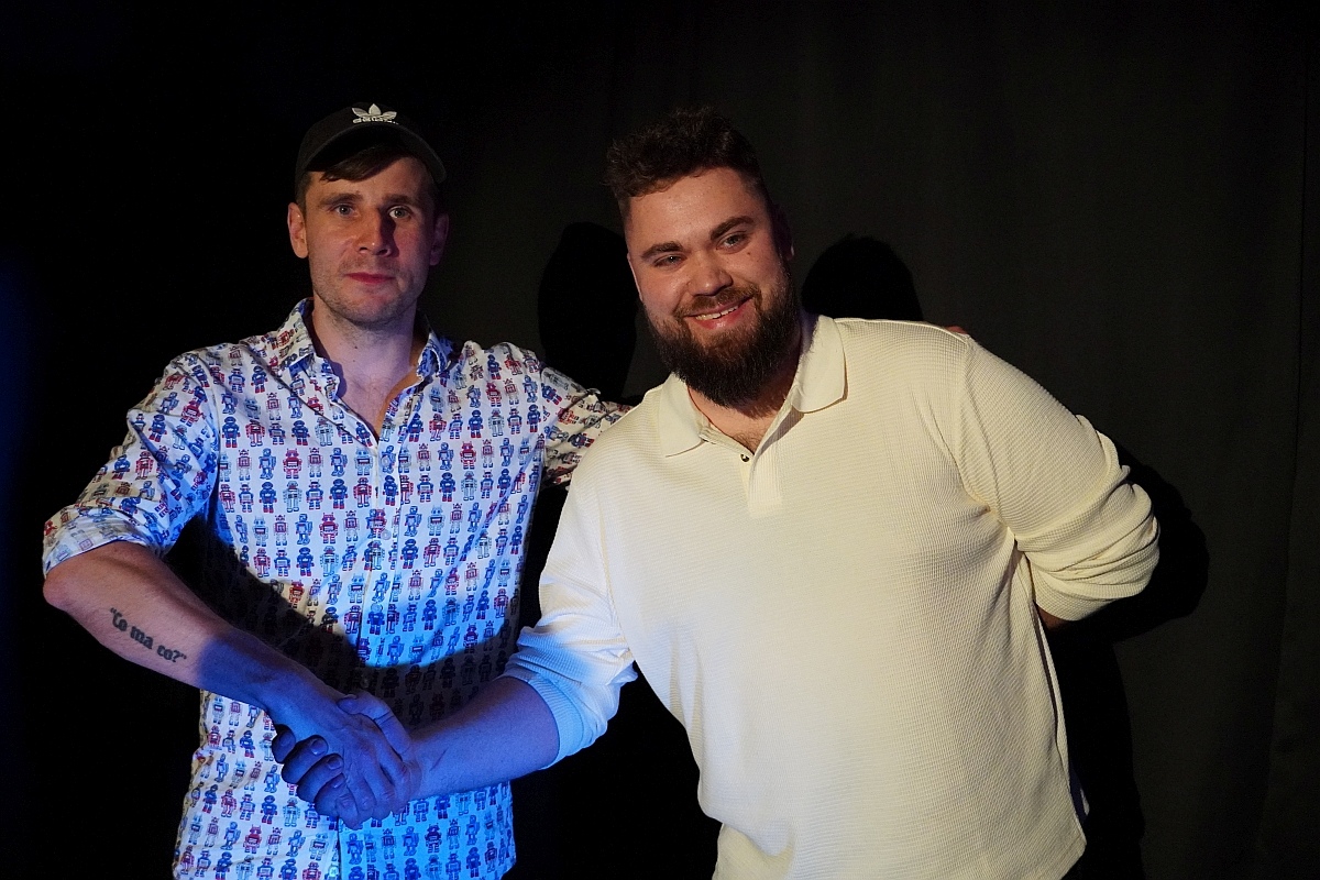 Wieczór stand up w Klubie Łubudu. Na scenie Bartosz Zalewski i Marceli Chojnacki [13.05.2024] - zdjęcie #3 - eOstroleka.pl