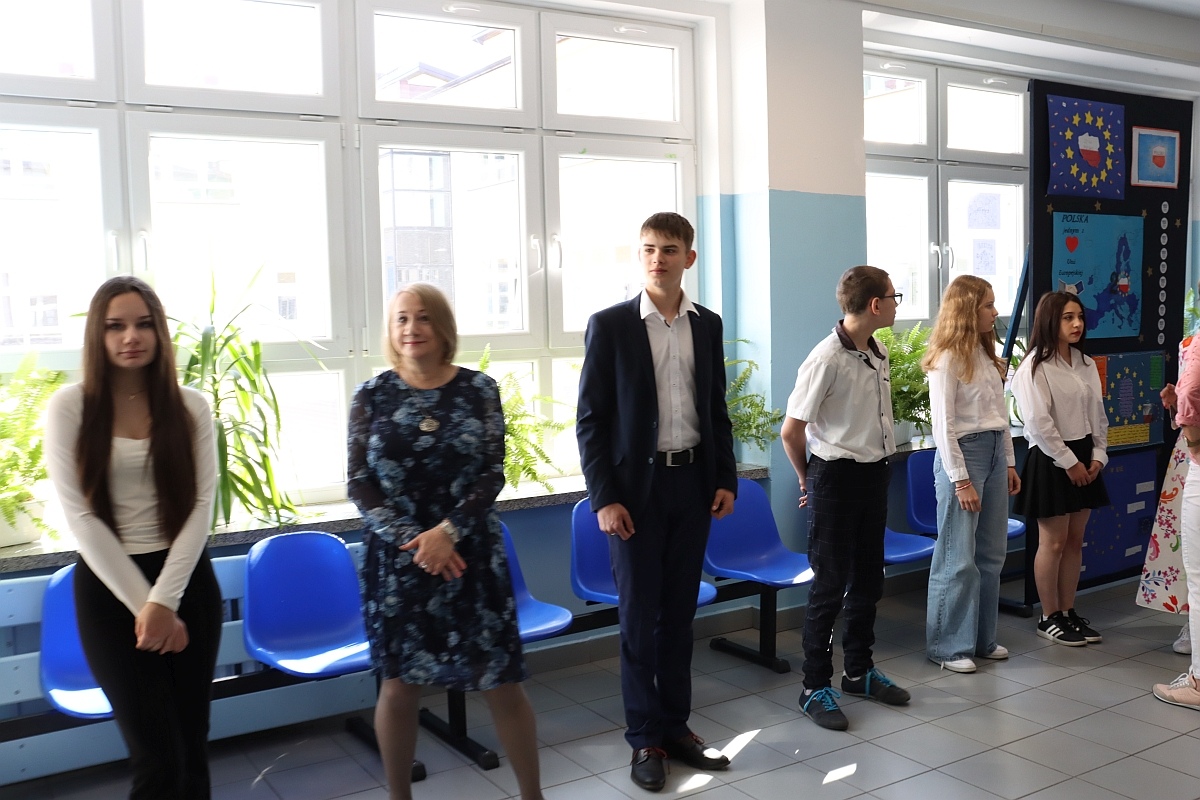 Egzamin ósmoklasisty w SP 10 w Ostrołęce [14.05.2024] - zdjęcie #66 - eOstroleka.pl