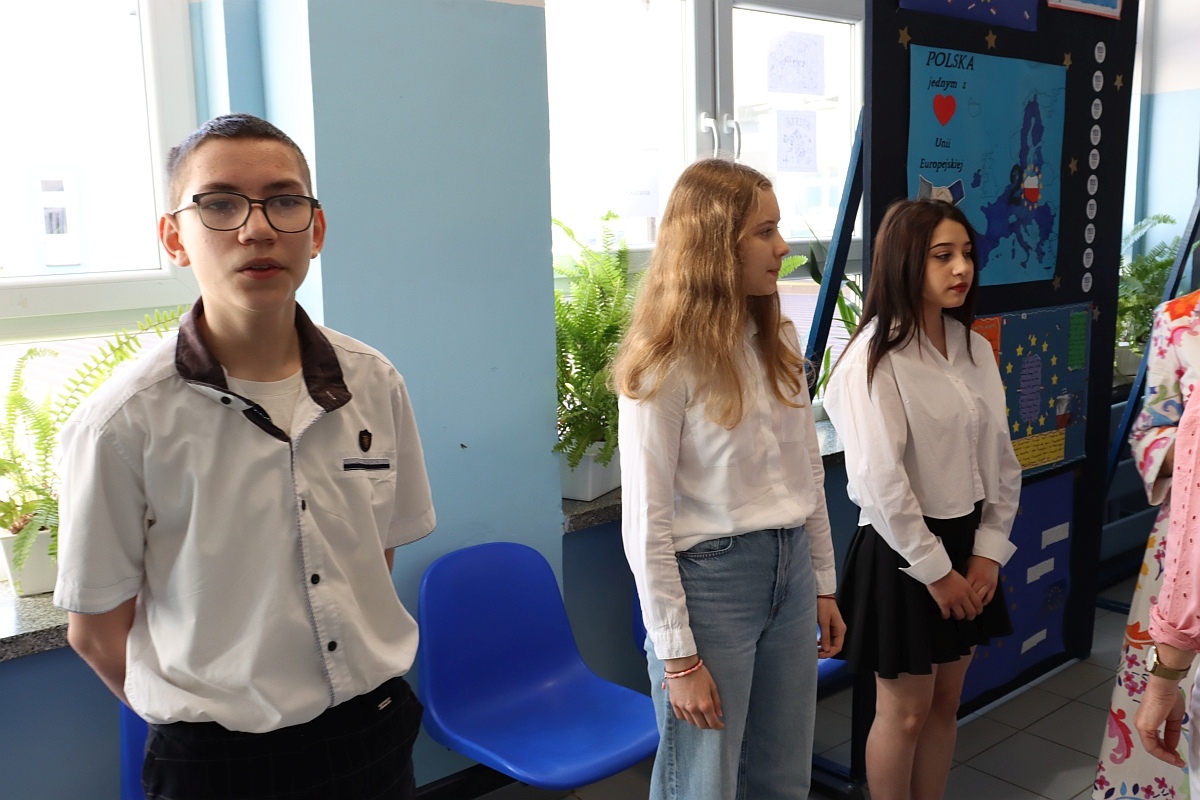 Egzamin ósmoklasisty w SP 10 w Ostrołęce [14.05.2024] - zdjęcie #65 - eOstroleka.pl