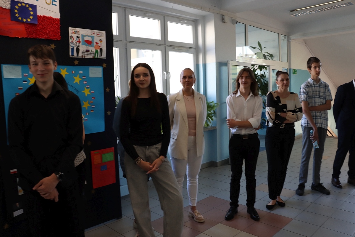 Egzamin ósmoklasisty w SP 10 w Ostrołęce [14.05.2024] - zdjęcie #63 - eOstroleka.pl