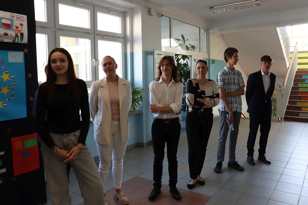 Egzamin ósmoklasisty w SP 10 w Ostrołęce [14.05.2024] - zdjęcie #62 - eOstroleka.pl