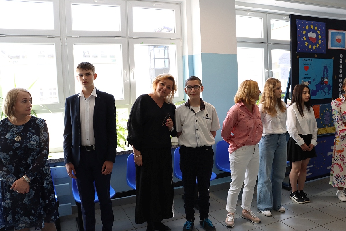 Egzamin ósmoklasisty w SP 10 w Ostrołęce [14.05.2024] - zdjęcie #56 - eOstroleka.pl