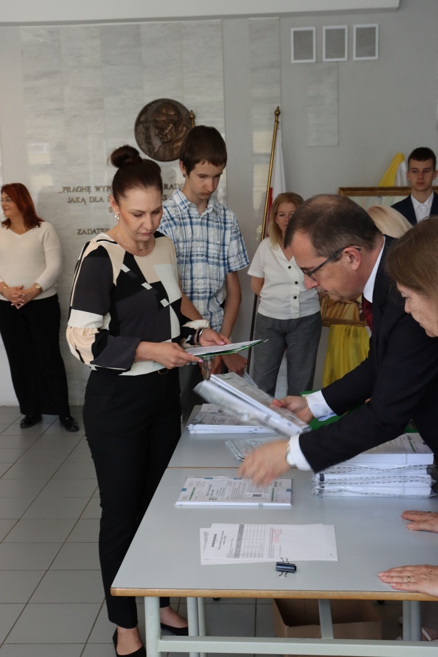 Egzamin ósmoklasisty w SP 10 w Ostrołęce [14.05.2024] - zdjęcie #41 - eOstroleka.pl