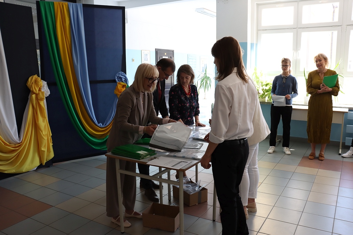 Egzamin ósmoklasisty w SP 10 w Ostrołęce [14.05.2024] - zdjęcie #26 - eOstroleka.pl