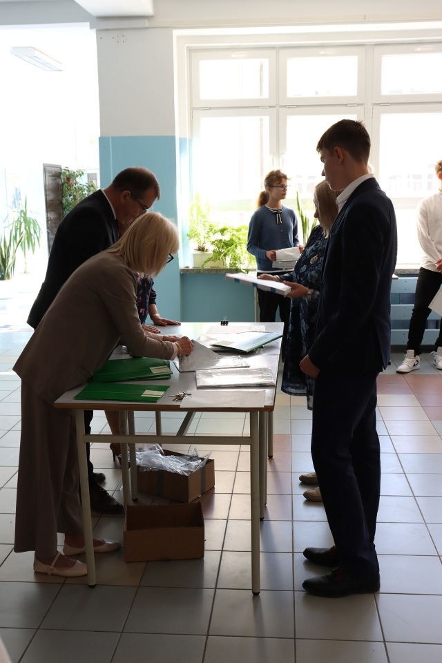Egzamin ósmoklasisty w SP 10 w Ostrołęce [14.05.2024] - zdjęcie #21 - eOstroleka.pl