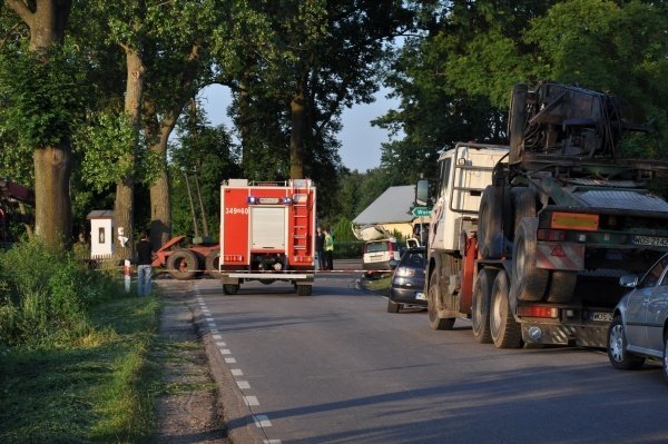 Wypadek w Dębach k. Łysych (21.06.2011) - zdjęcie #22 - eOstroleka.pl
