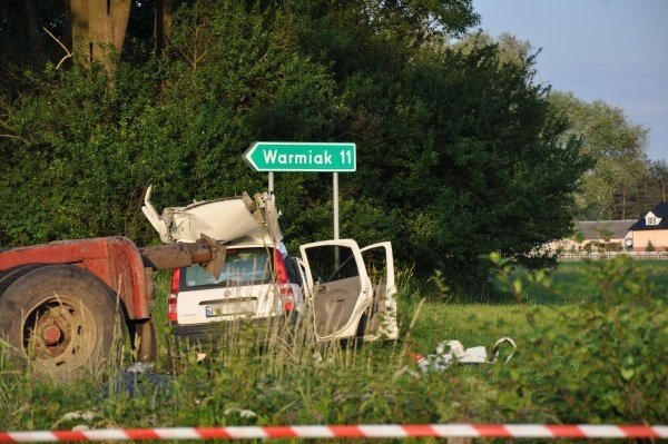 Wypadek w Dębach k. Łysych (21.06.2011) - zdjęcie #16 - eOstroleka.pl