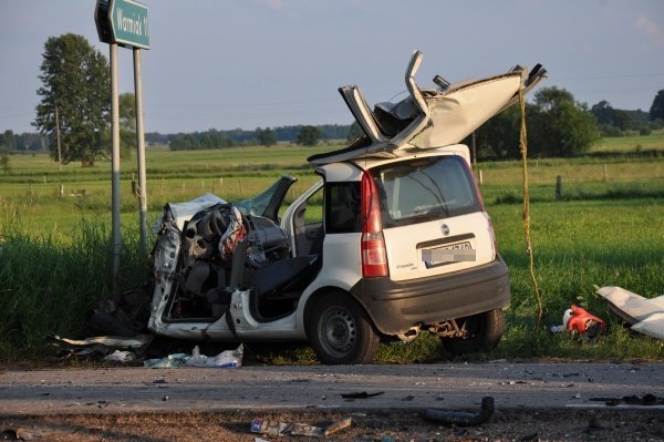 Wypadek w Dębach k. Łysych (21.06.2011) - zdjęcie #14 - eOstroleka.pl