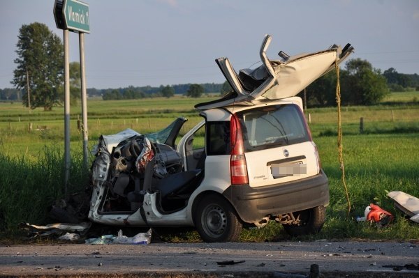 Wypadek w Dębach k. Łysych (21.06.2011) - zdjęcie #13 - eOstroleka.pl