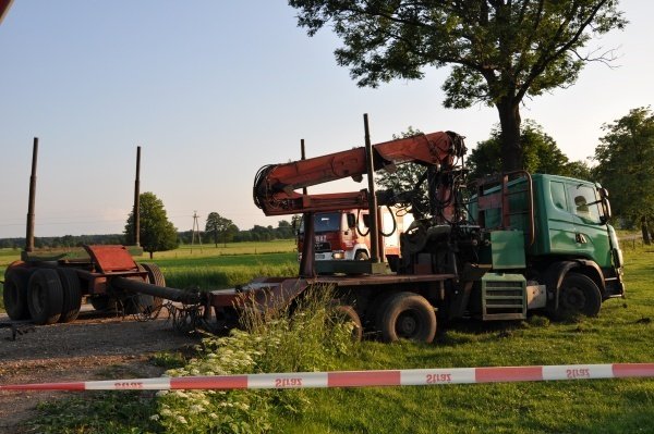 Wypadek w Dębach k. Łysych (21.06.2011) - zdjęcie #12 - eOstroleka.pl
