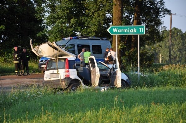 Wypadek w Dębach k. Łysych (21.06.2011) - zdjęcie #1 - eOstroleka.pl