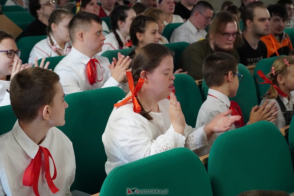 II Przegląd Teatralny Osób Niepełnosprawnych w Ostrołęce [14.05.2024] - zdjęcie #58 - eOstroleka.pl