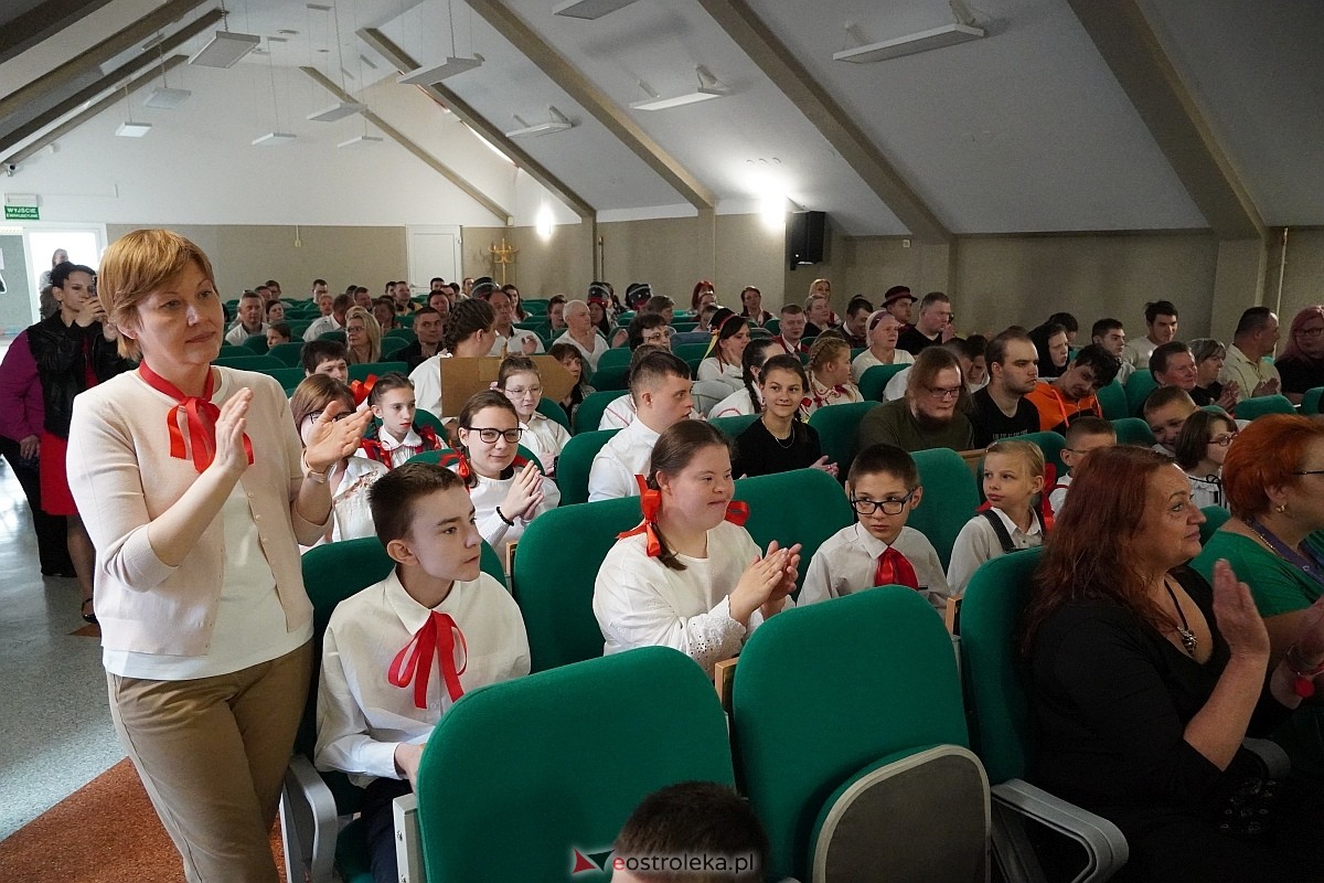 II Przegląd Teatralny Osób Niepełnosprawnych w Ostrołęce [14.05.2024] - zdjęcie #56 - eOstroleka.pl
