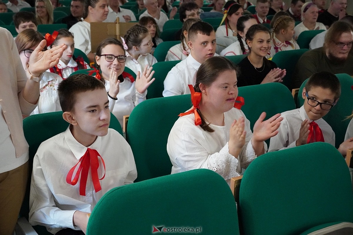 II Przegląd Teatralny Osób Niepełnosprawnych w Ostrołęce [14.05.2024] - zdjęcie #55 - eOstroleka.pl