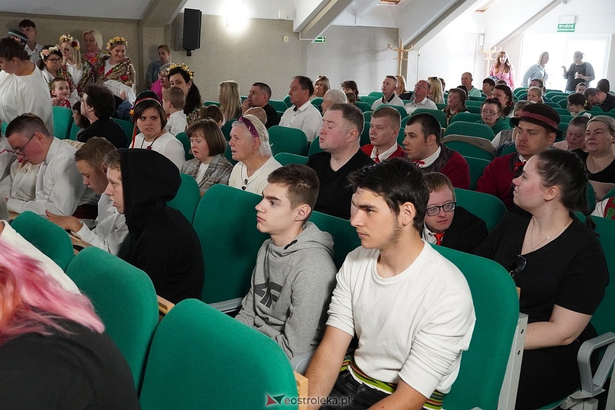II Przegląd Teatralny Osób Niepełnosprawnych w Ostrołęce [14.05.2024] - zdjęcie #47 - eOstroleka.pl