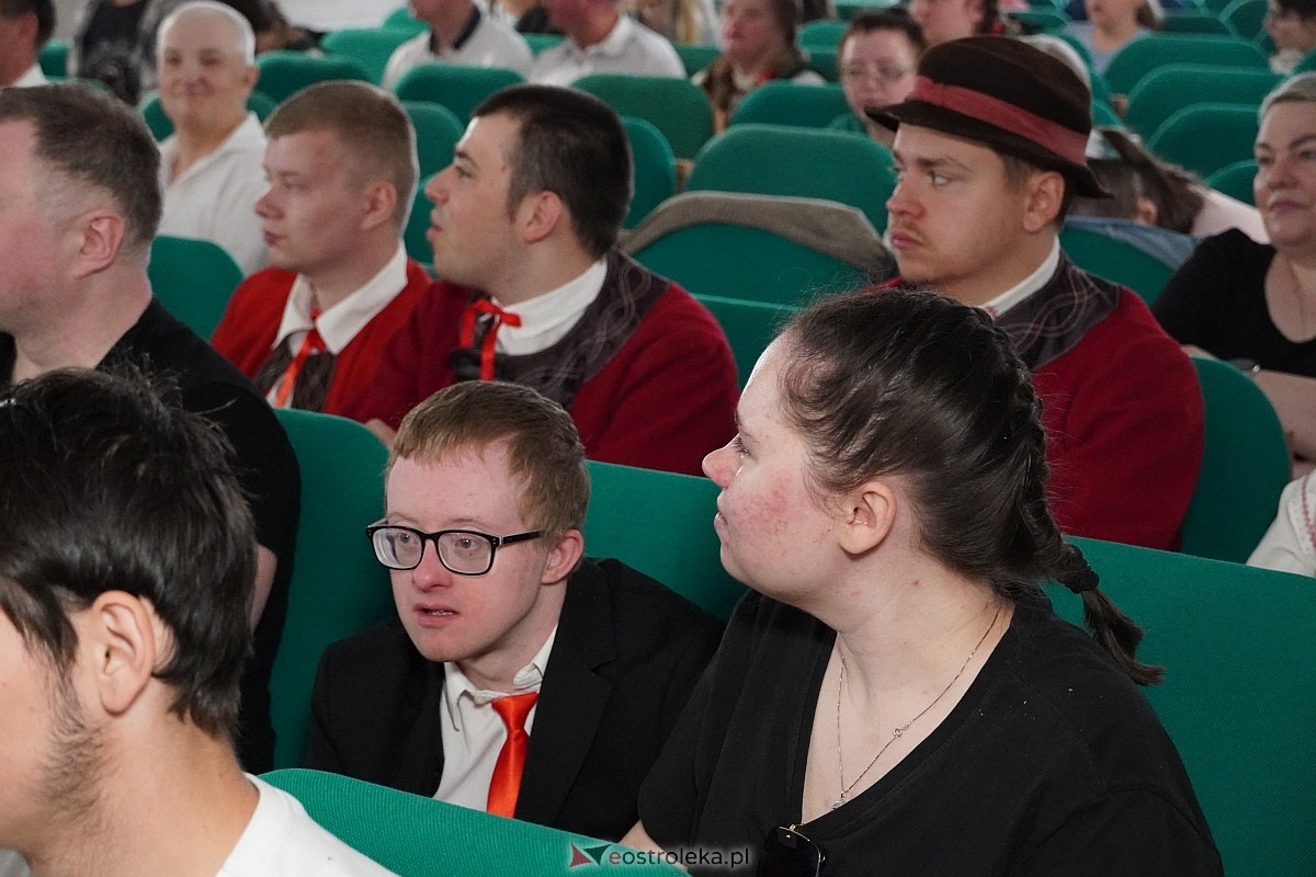 II Przegląd Teatralny Osób Niepełnosprawnych w Ostrołęce [14.05.2024] - zdjęcie #45 - eOstroleka.pl