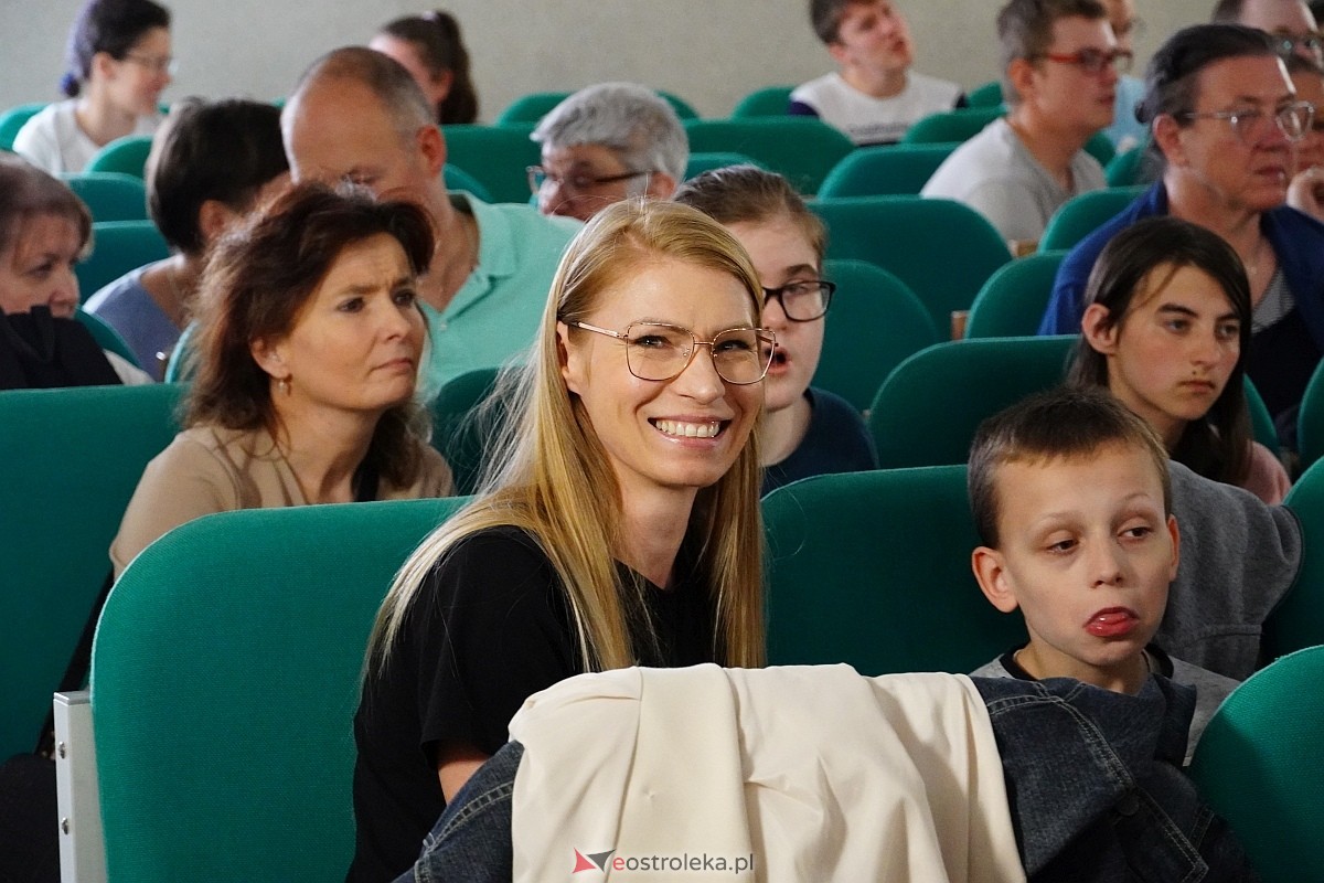 II Przegląd Teatralny Osób Niepełnosprawnych w Ostrołęce [14.05.2024] - zdjęcie #5 - eOstroleka.pl