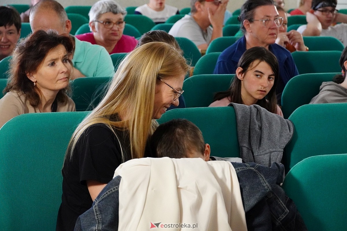 II Przegląd Teatralny Osób Niepełnosprawnych w Ostrołęce [14.05.2024] - zdjęcie #4 - eOstroleka.pl