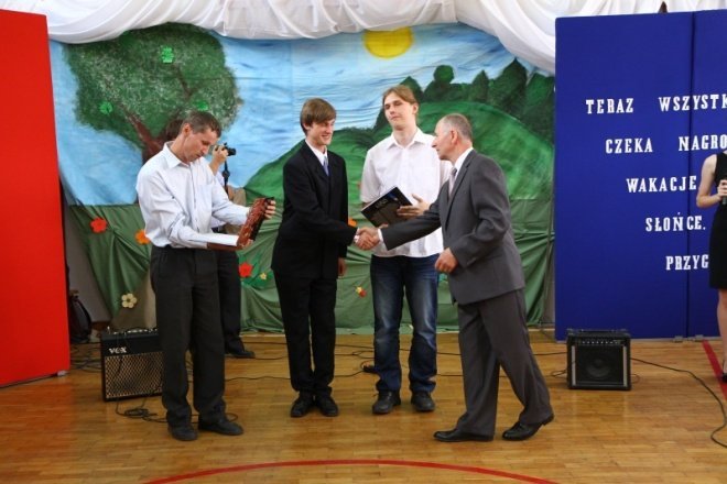 Zakończenie roku w II LO (22.06.2011) - zdjęcie #6 - eOstroleka.pl