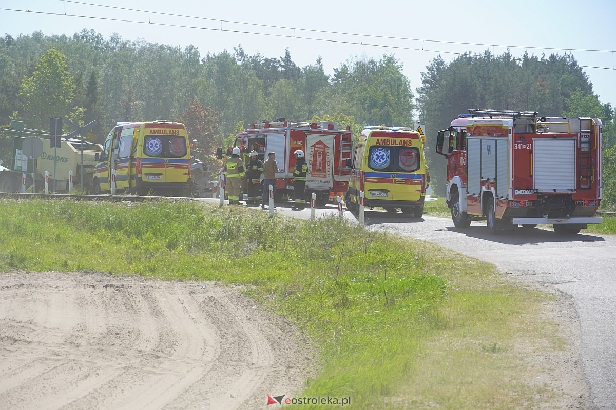 Wypadek na przejeździe kolejowym w Czarnowcu [17.05.2024] - zdjęcie #42 - eOstroleka.pl