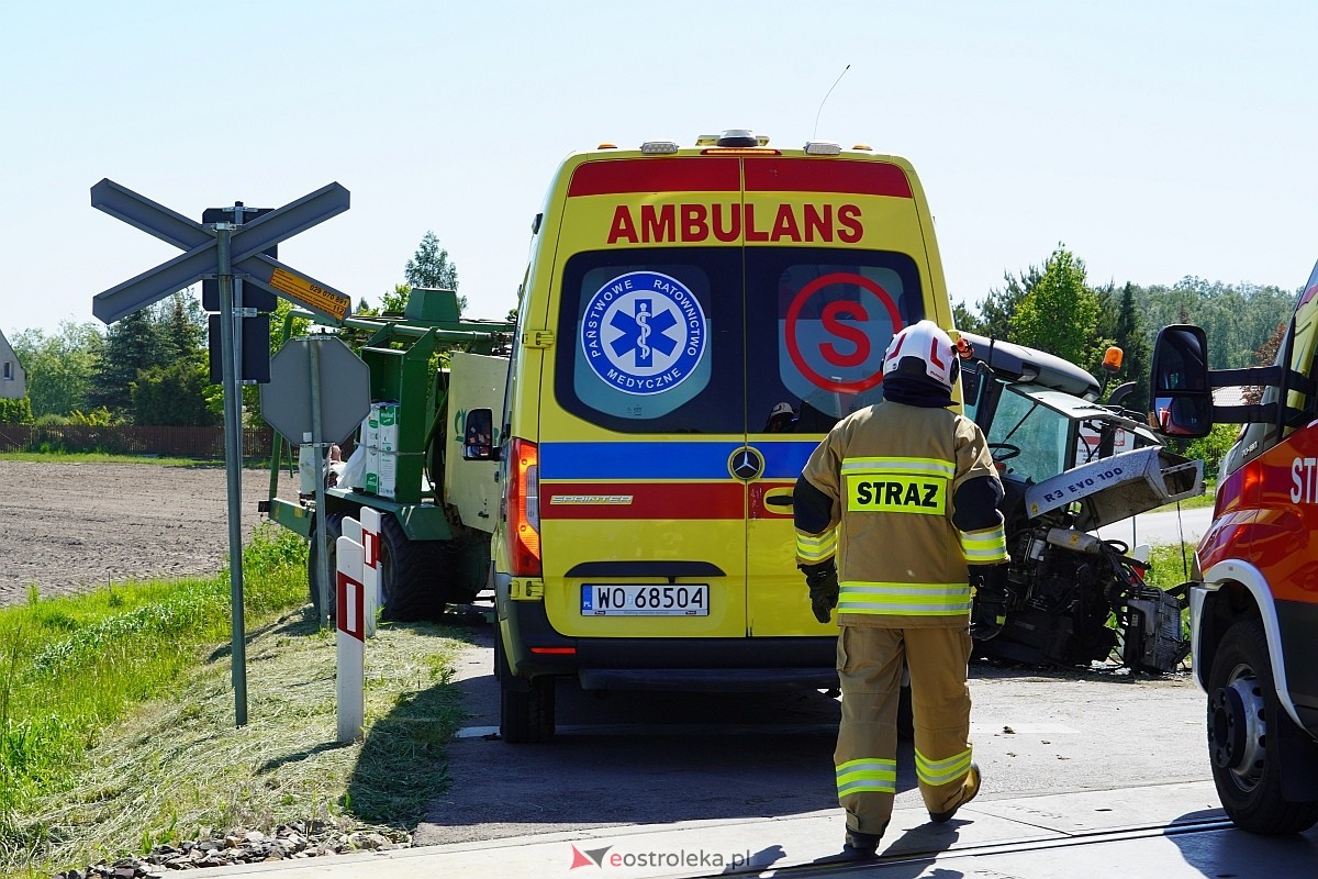 Wypadek na przejeździe kolejowym w Czarnowcu [17.05.2024] - zdjęcie #37 - eOstroleka.pl