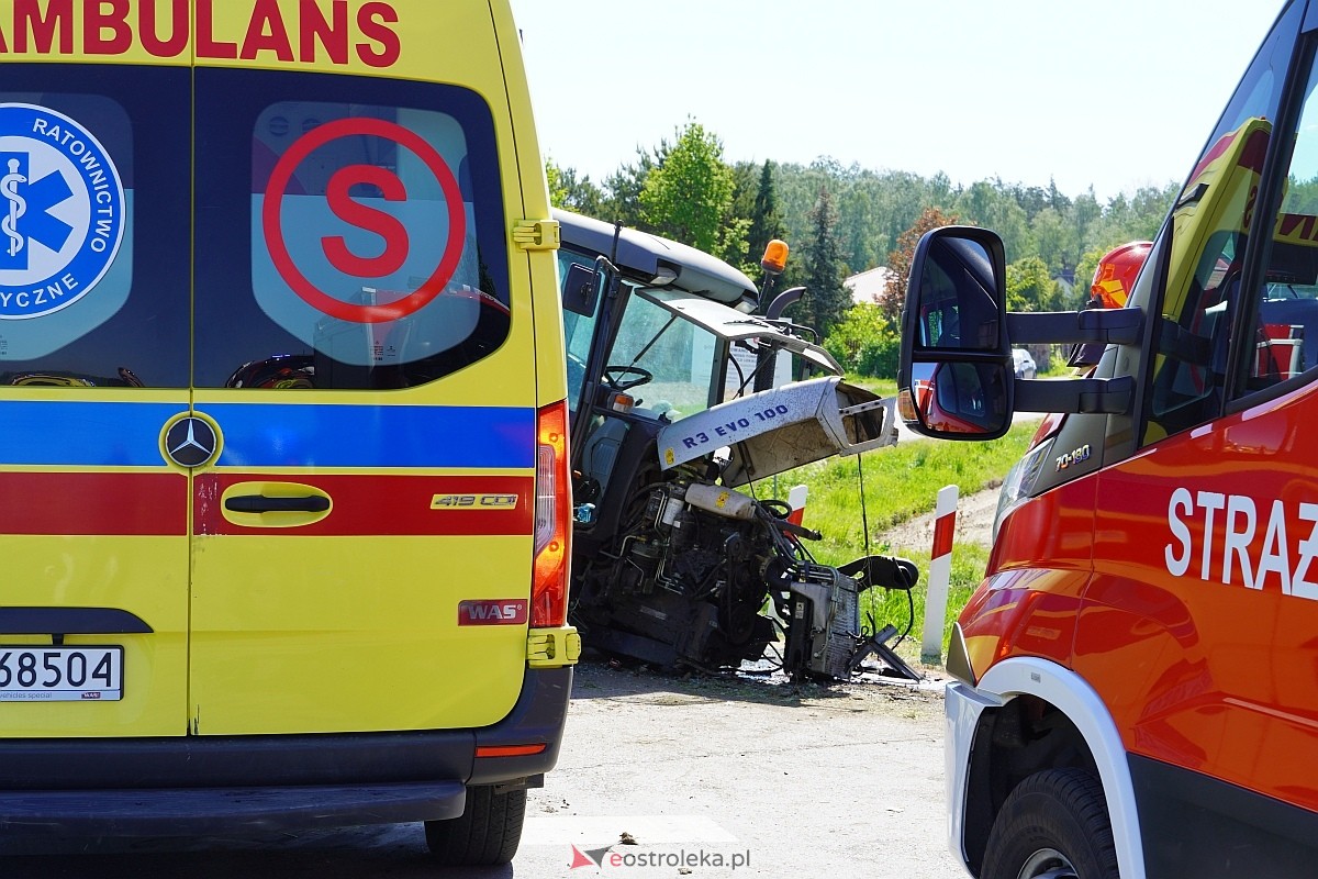 Wypadek na przejeździe kolejowym w Czarnowcu [17.05.2024] - zdjęcie #10 - eOstroleka.pl