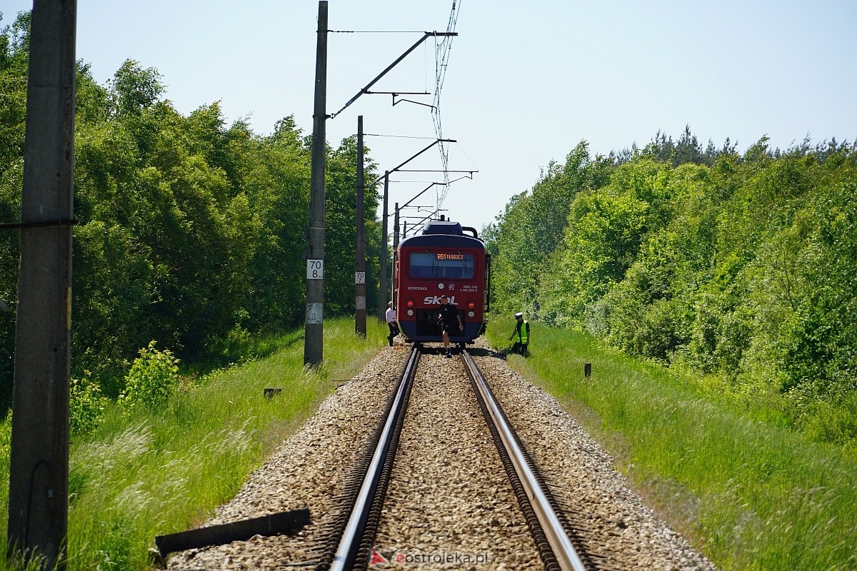 Wypadek na przejeździe kolejowym w Czarnowcu [17.05.2024] - zdjęcie #28 - eOstroleka.pl